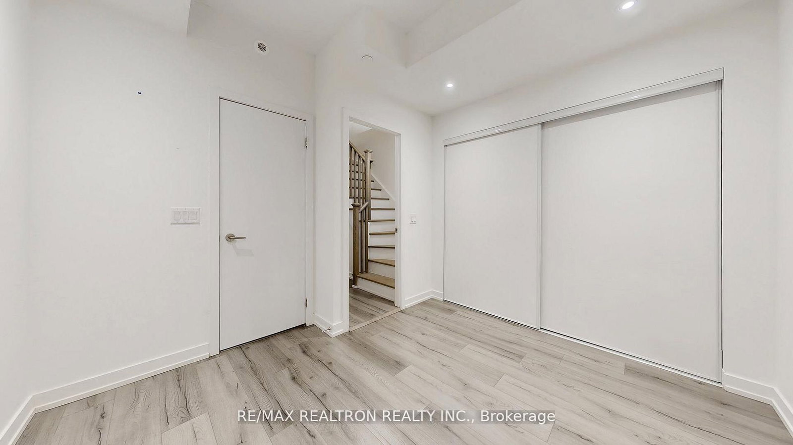 260 Finch Ave E Avenue, Unit TH 1 - Photo 24