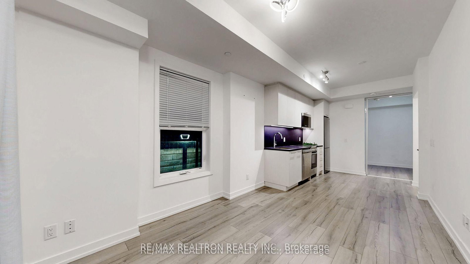 260 Finch Ave E Avenue, Unit TH 1 - Photo 7