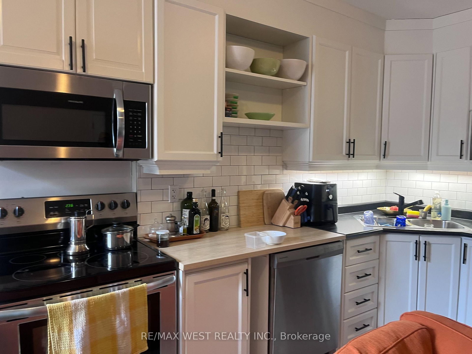 926 College Street, Unit Front U - Photo 17