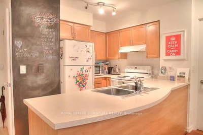 401-219 Fort York Boulevard, Toronto, Ontario image-0-2