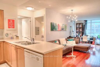 401-219 Fort York Boulevard, Toronto, Ontario image-0-3