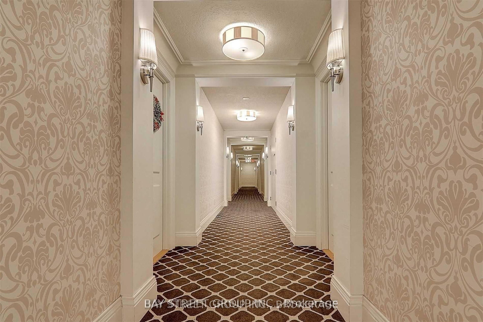 25 Greenview Avenue, Unit 818 - Photo 13