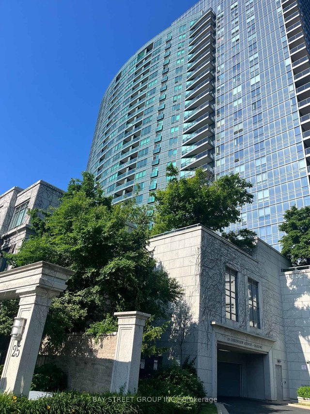 818 - 25 Greenview Avenue