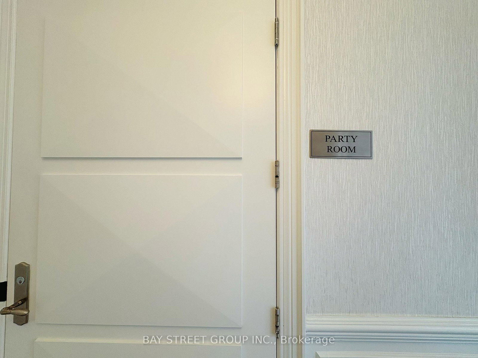 25 Greenview Avenue, Unit 818 - Photo 28