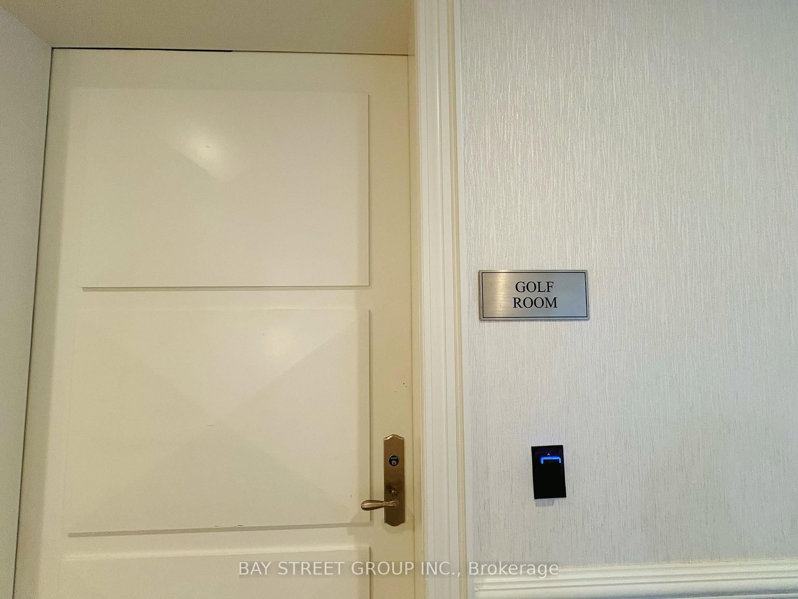 25 Greenview Avenue, Unit 818 - Photo 29