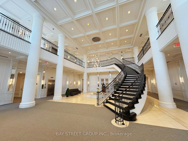818 - 25 Greenview Avenue