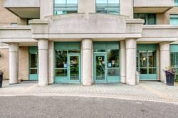 402 - 3 Pemberton Avenue