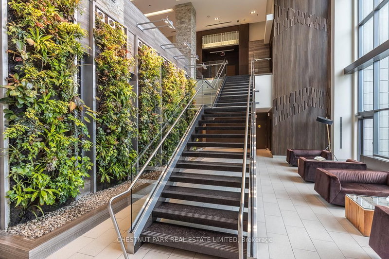 306 - 35 Brian Peck Cres, Toronto, M4G 0A5 | Image 2