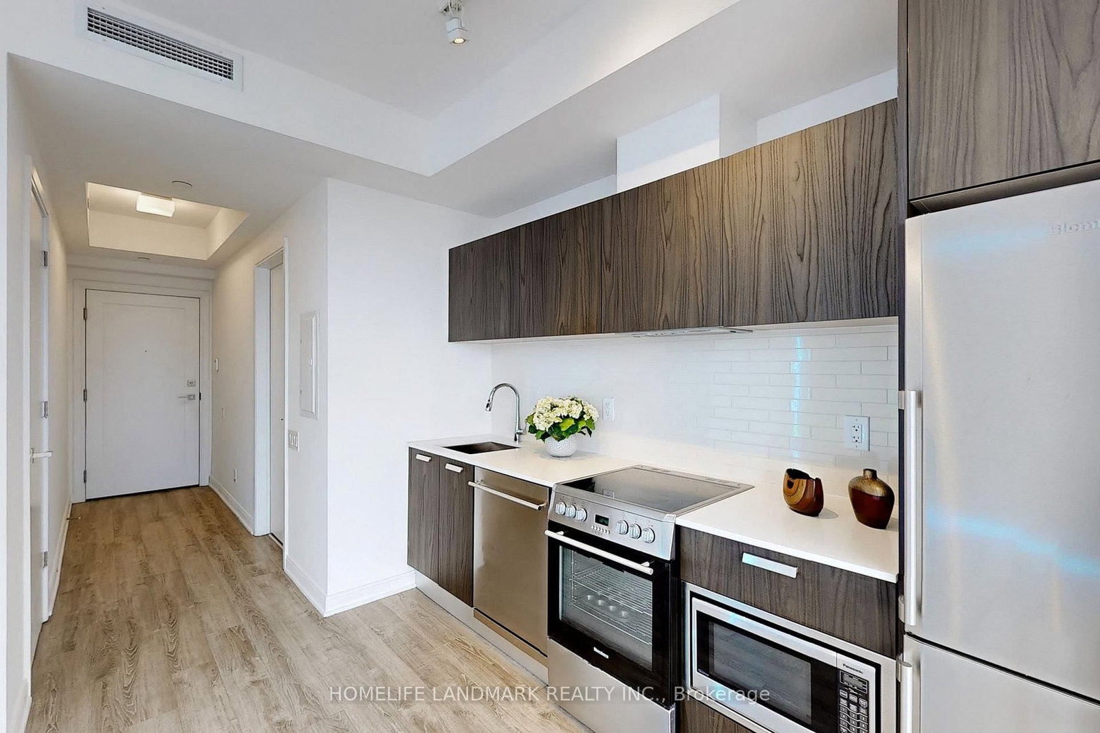 50 Charles Street E, Unit 3302 - Photo 8