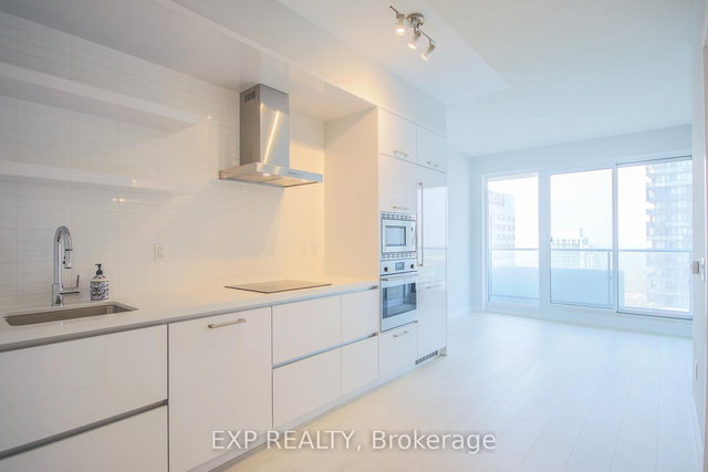 3410 - 2221 Yonge Street