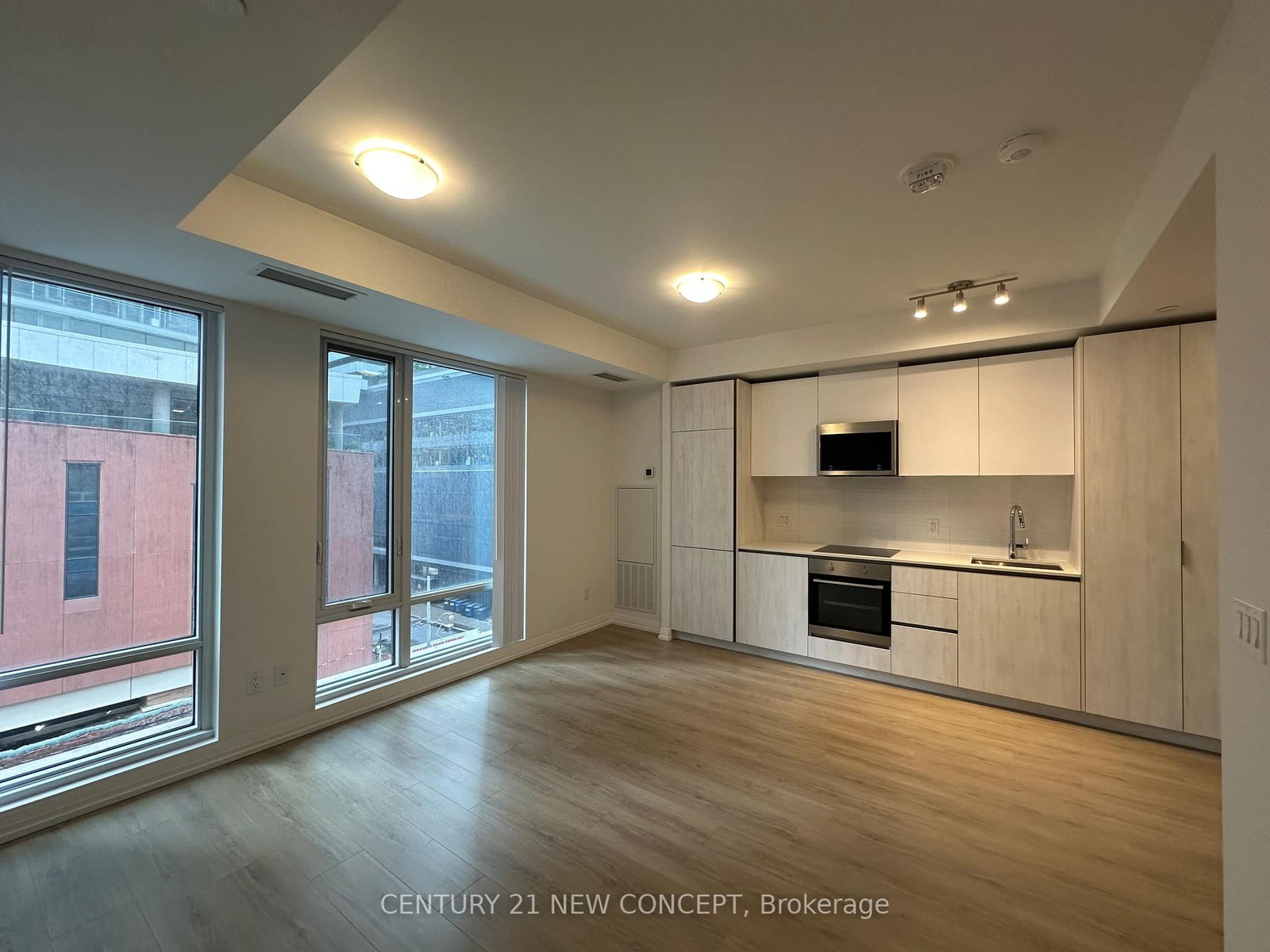 8 Widmer Street, Unit 606 - Photo 10