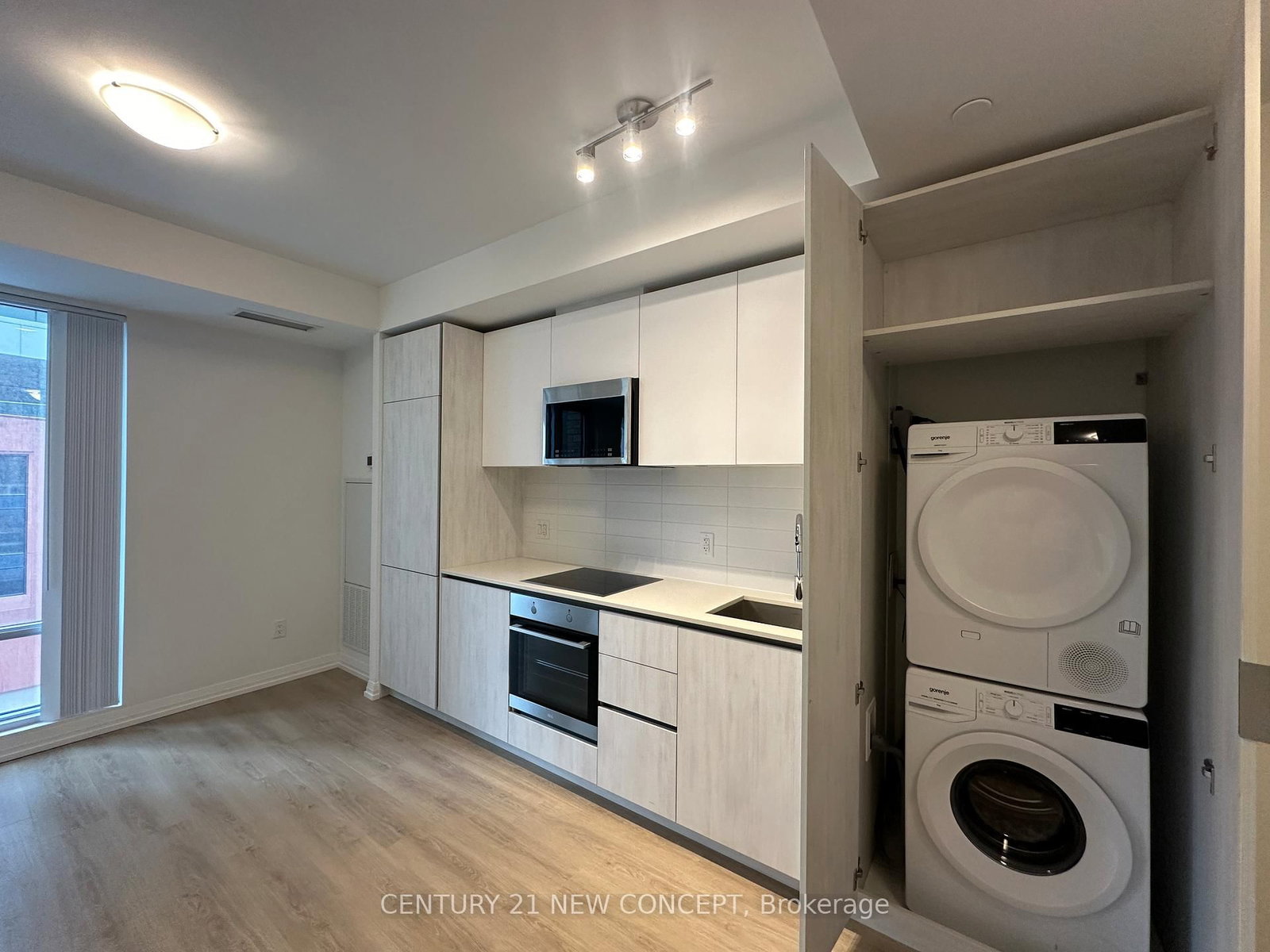 8 Widmer Street, Unit 606 - Photo 6