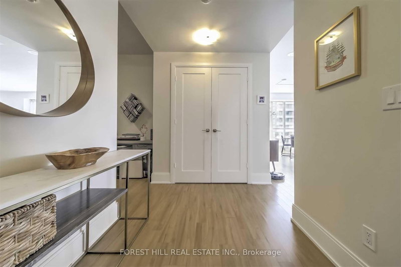 home for lease on 1709-25 Broadway Avenue