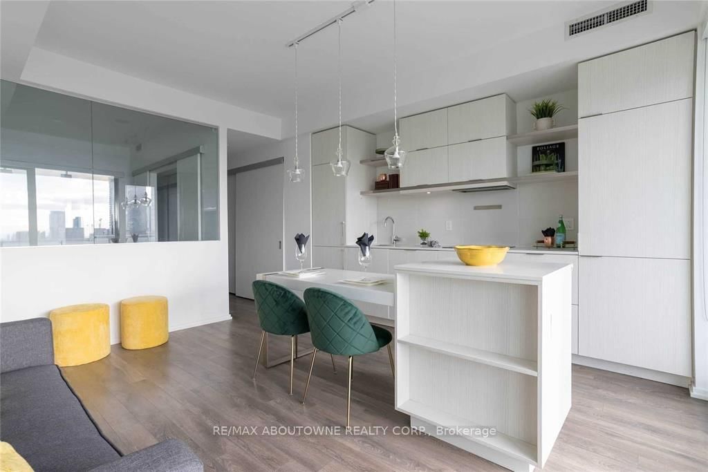 197 Yonge Street, Unit 1811 - Photo 15