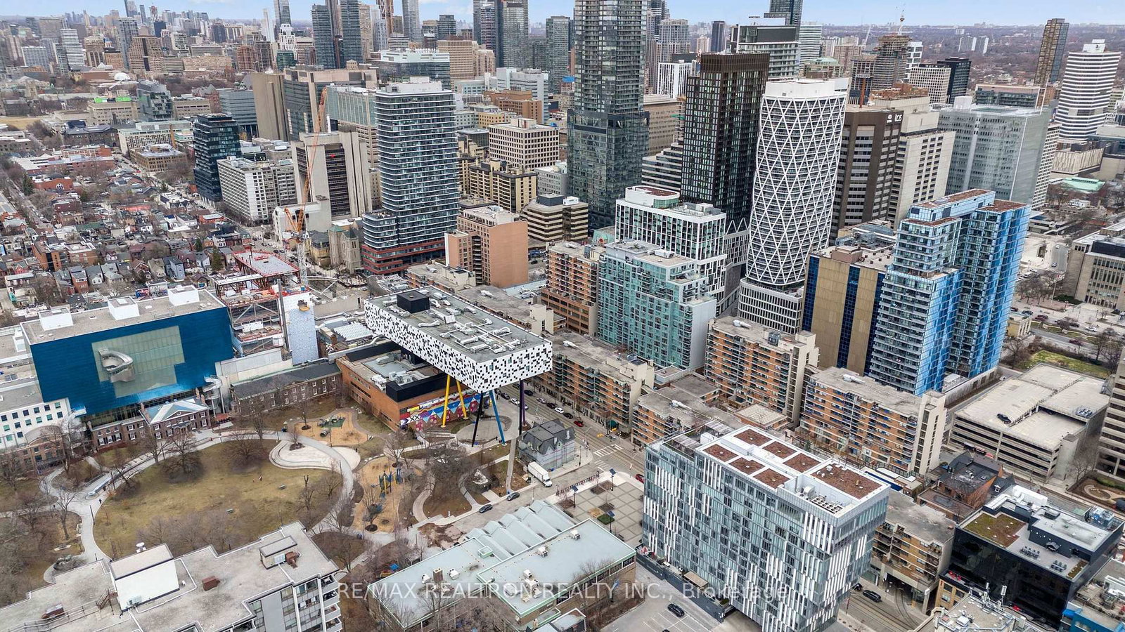 85 McCaul Street N - Photo 15