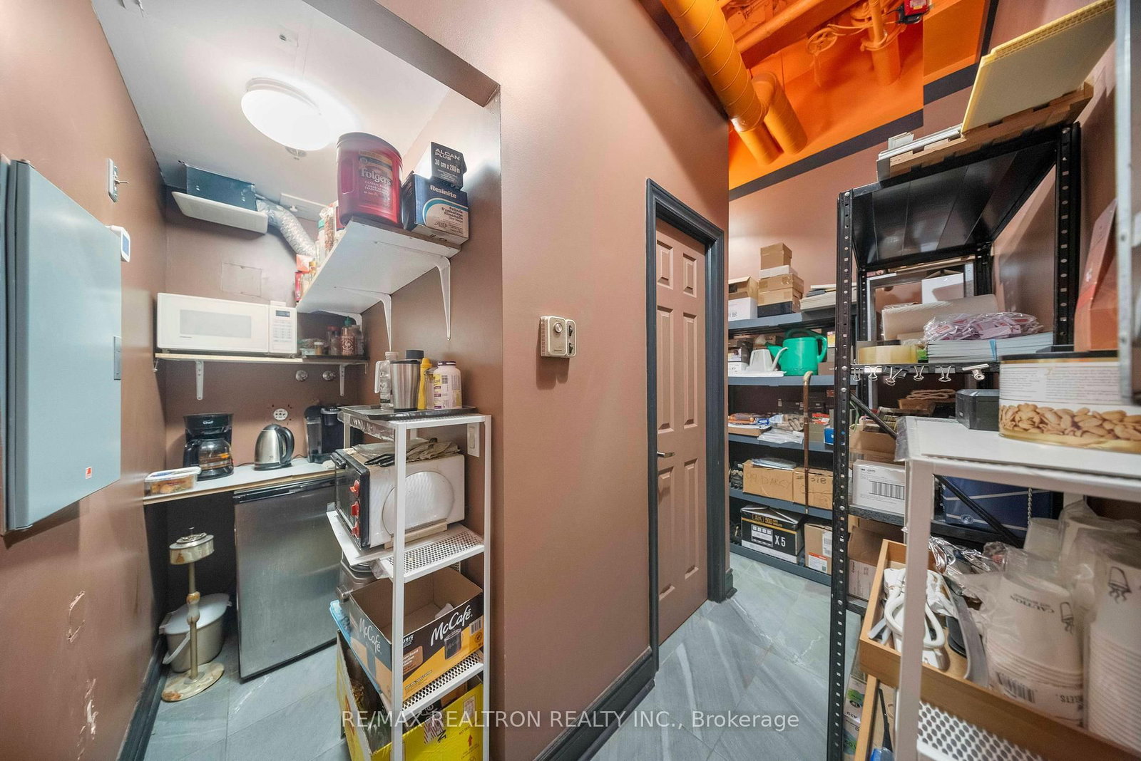 85 McCaul Street N - Photo 7