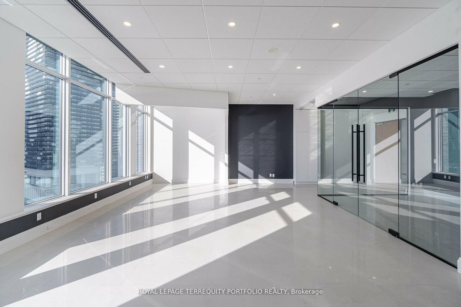 130 Queens Quay E, Unit 1220 - Photo 11