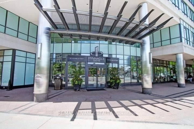 1805 - 12 Yonge Street