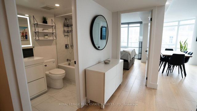 3210 - 361 Front st. Street W