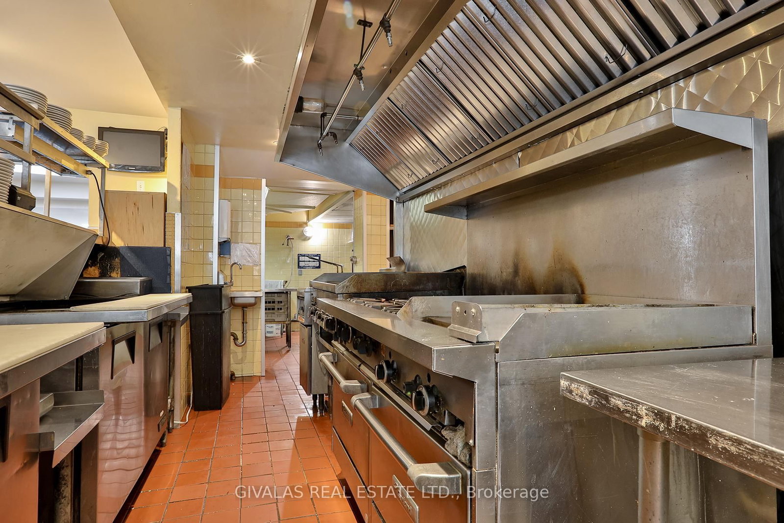 174 Eglinton Avenue W - Photo 12