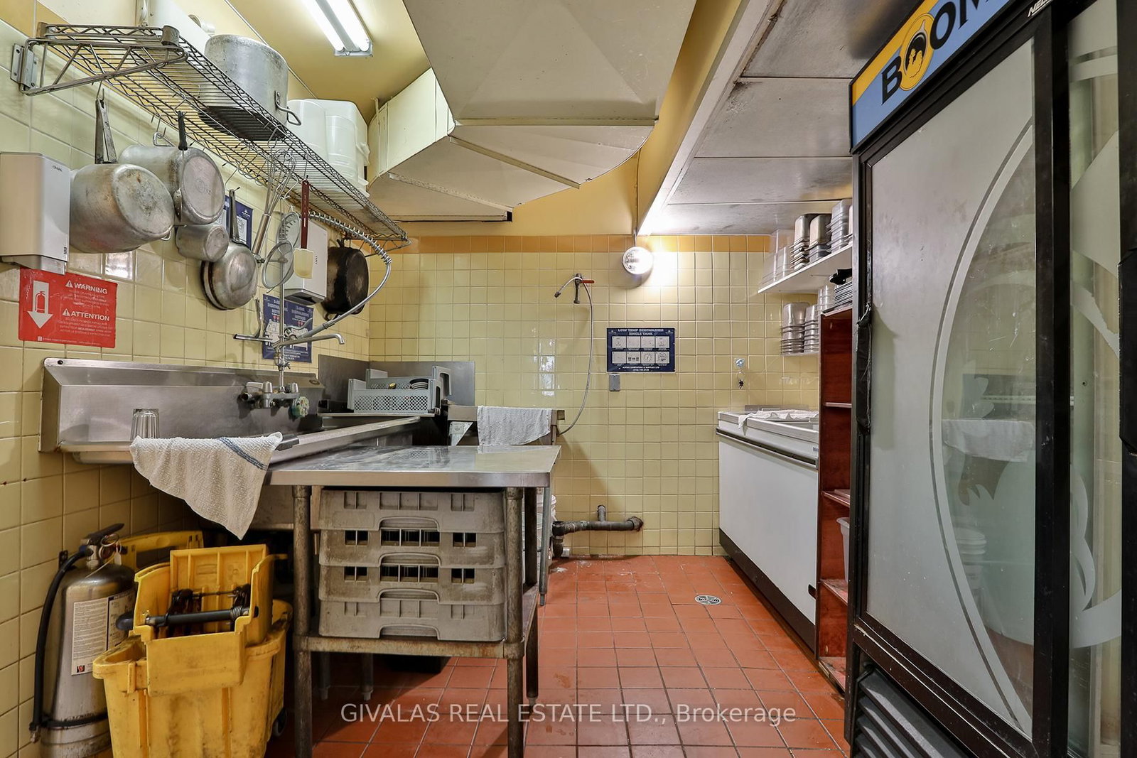 174 Eglinton Avenue W - Photo 14