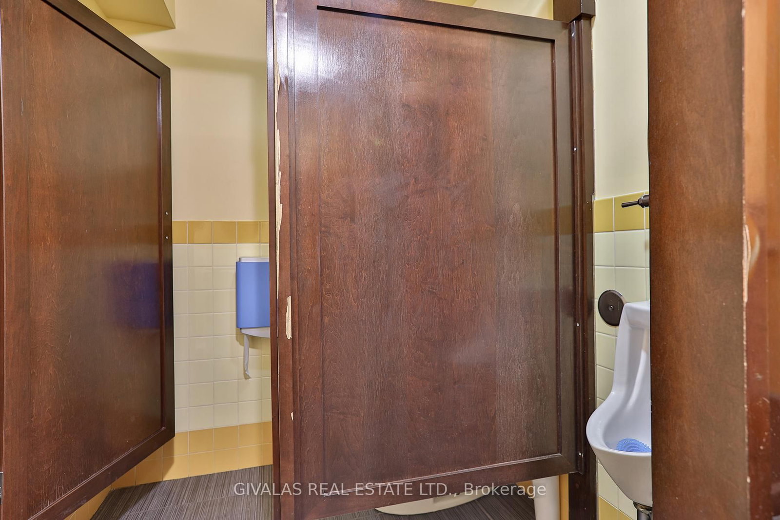 174 Eglinton Avenue W - Photo 22