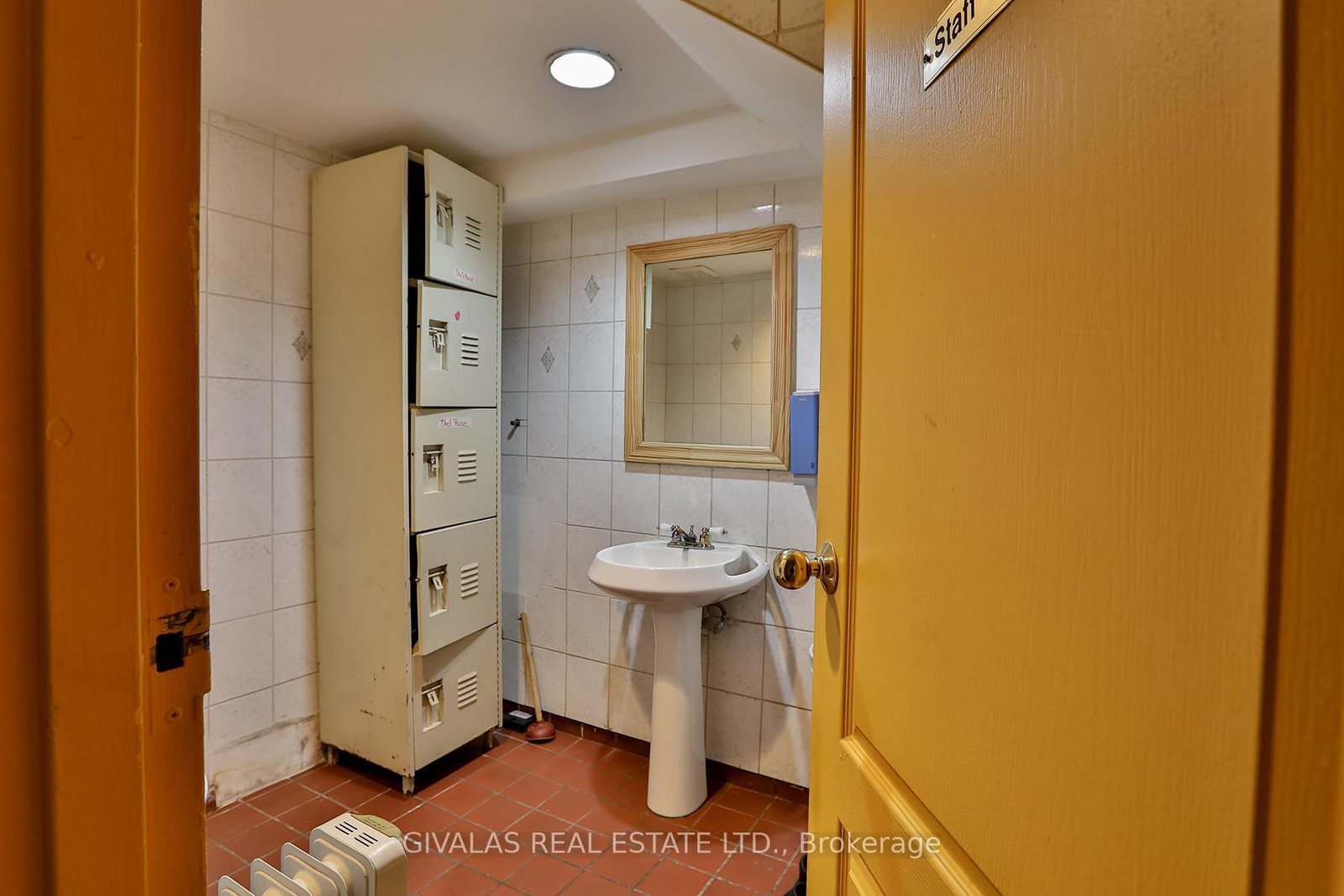 174 Eglinton Avenue W - Photo 23