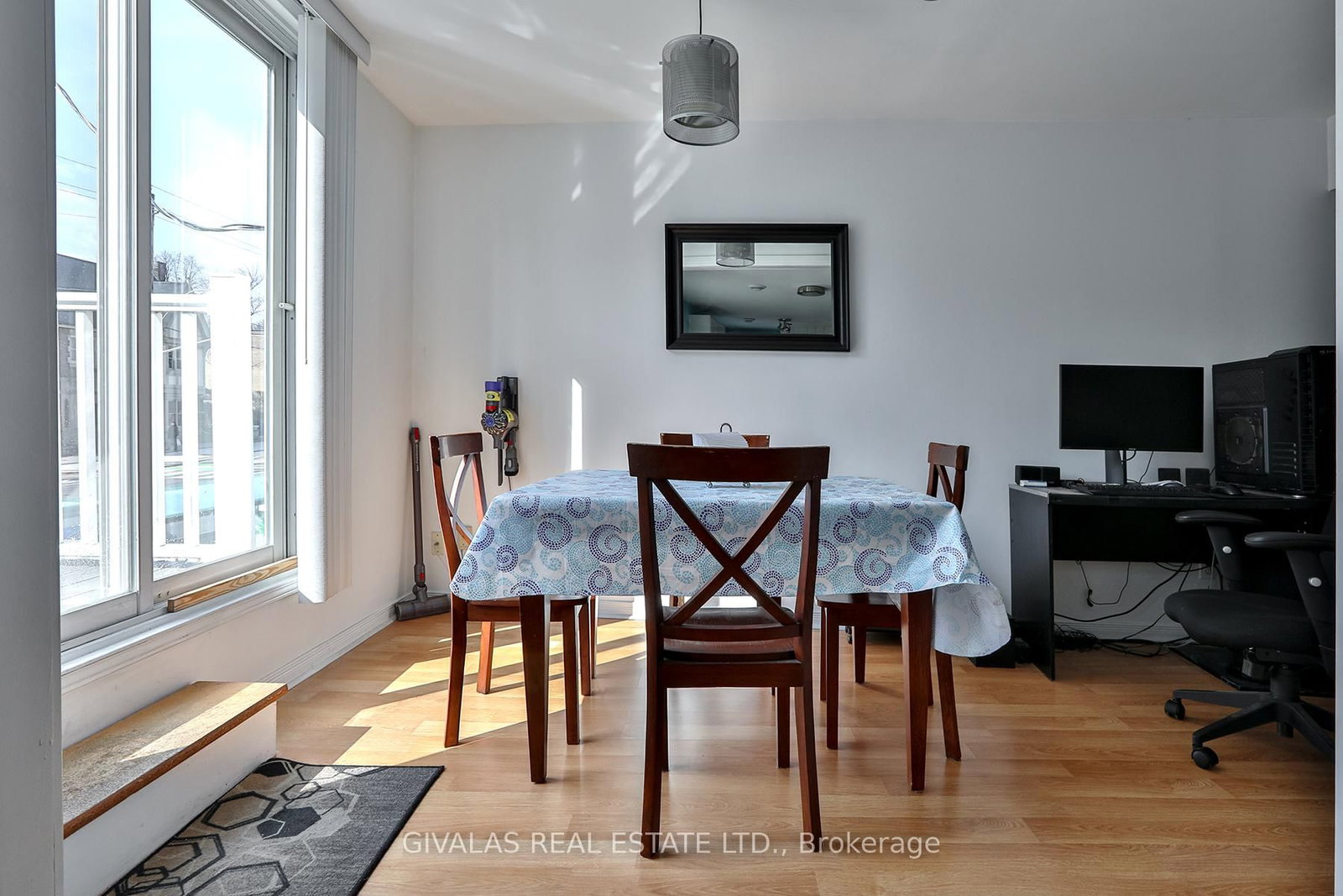 174 Eglinton Avenue W - Photo 38