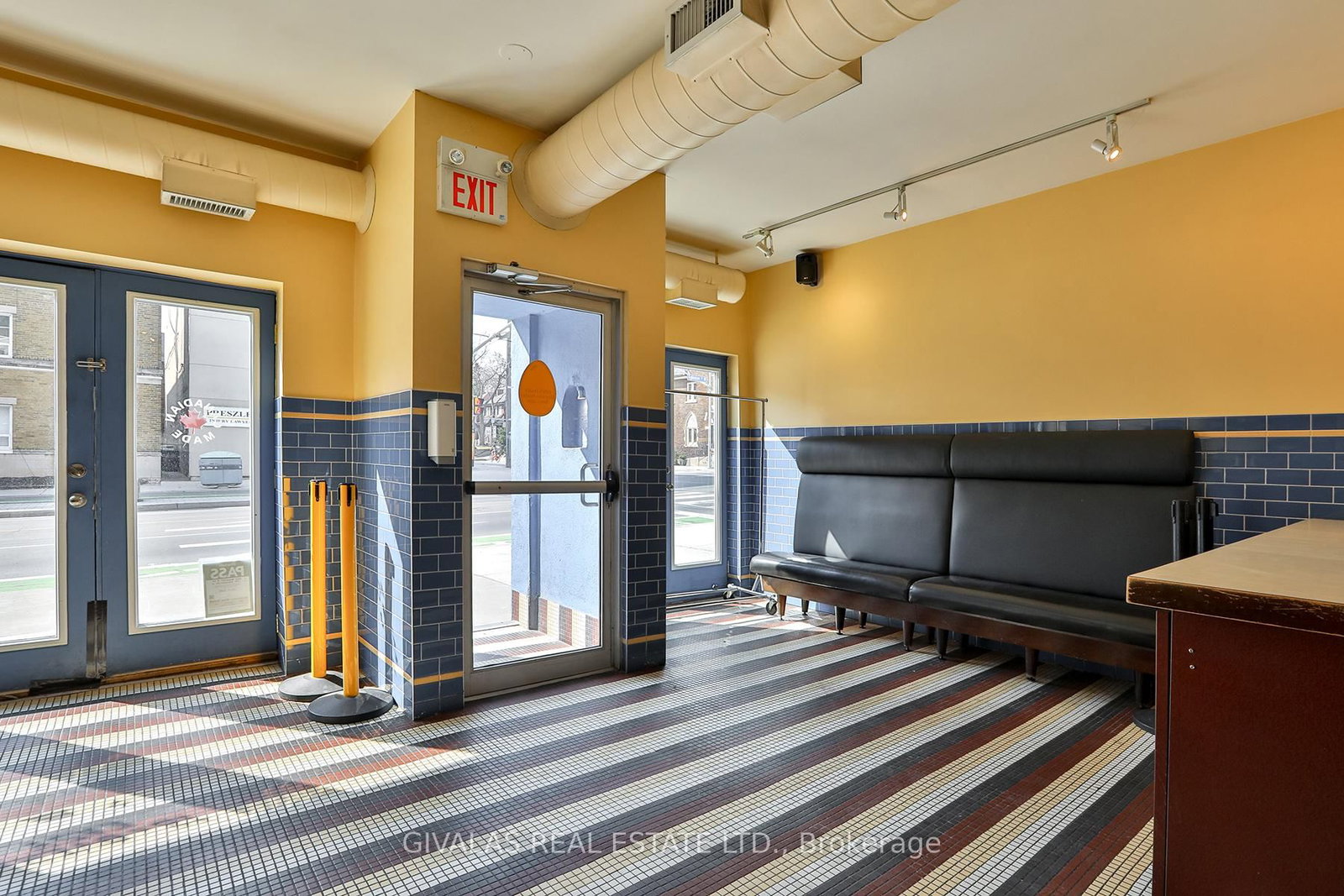 174 Eglinton Avenue W - Photo 4