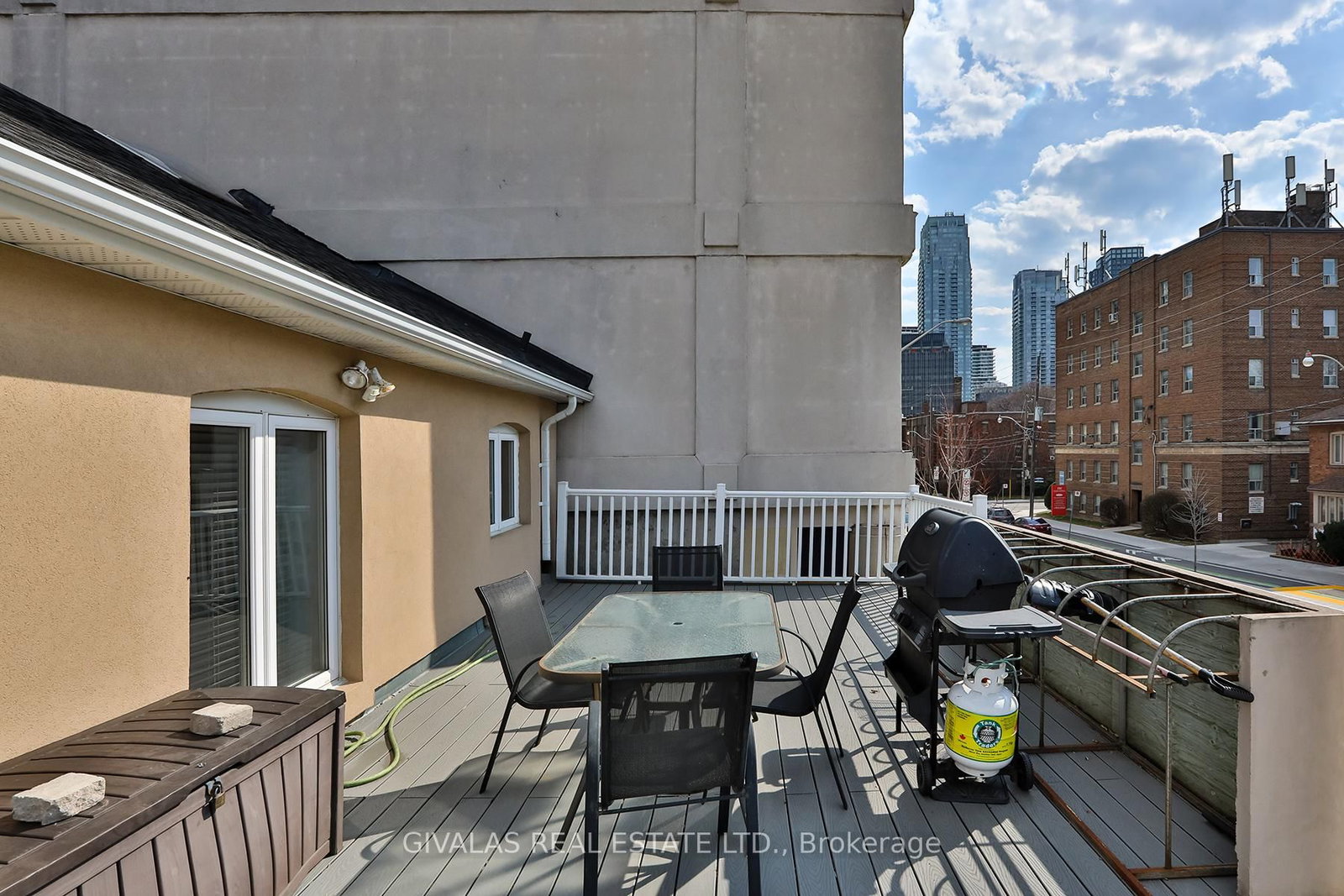 174 Eglinton Avenue W - Photo 44