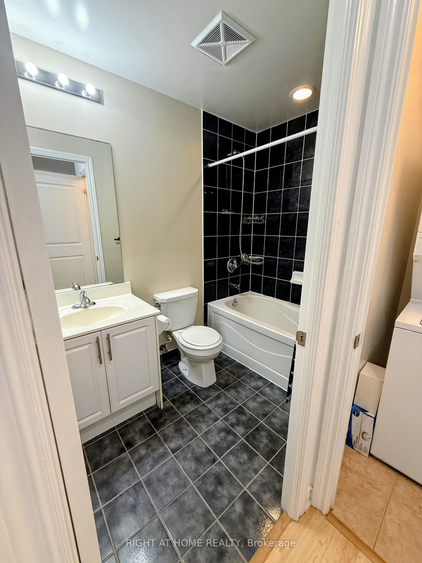 135 Wynford Drive, Unit 209 - Photo 7