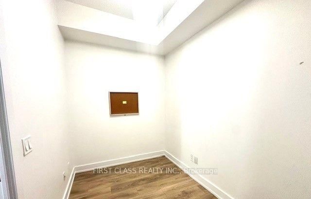 128 Fairview Mall Drive, Unit 806 - Photo 10