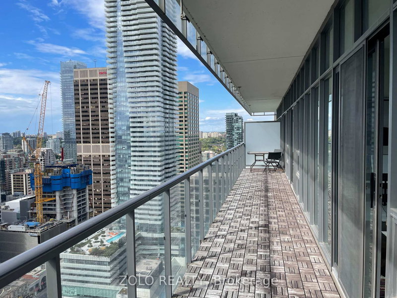 home for lease on 3006-33 Charles Street E