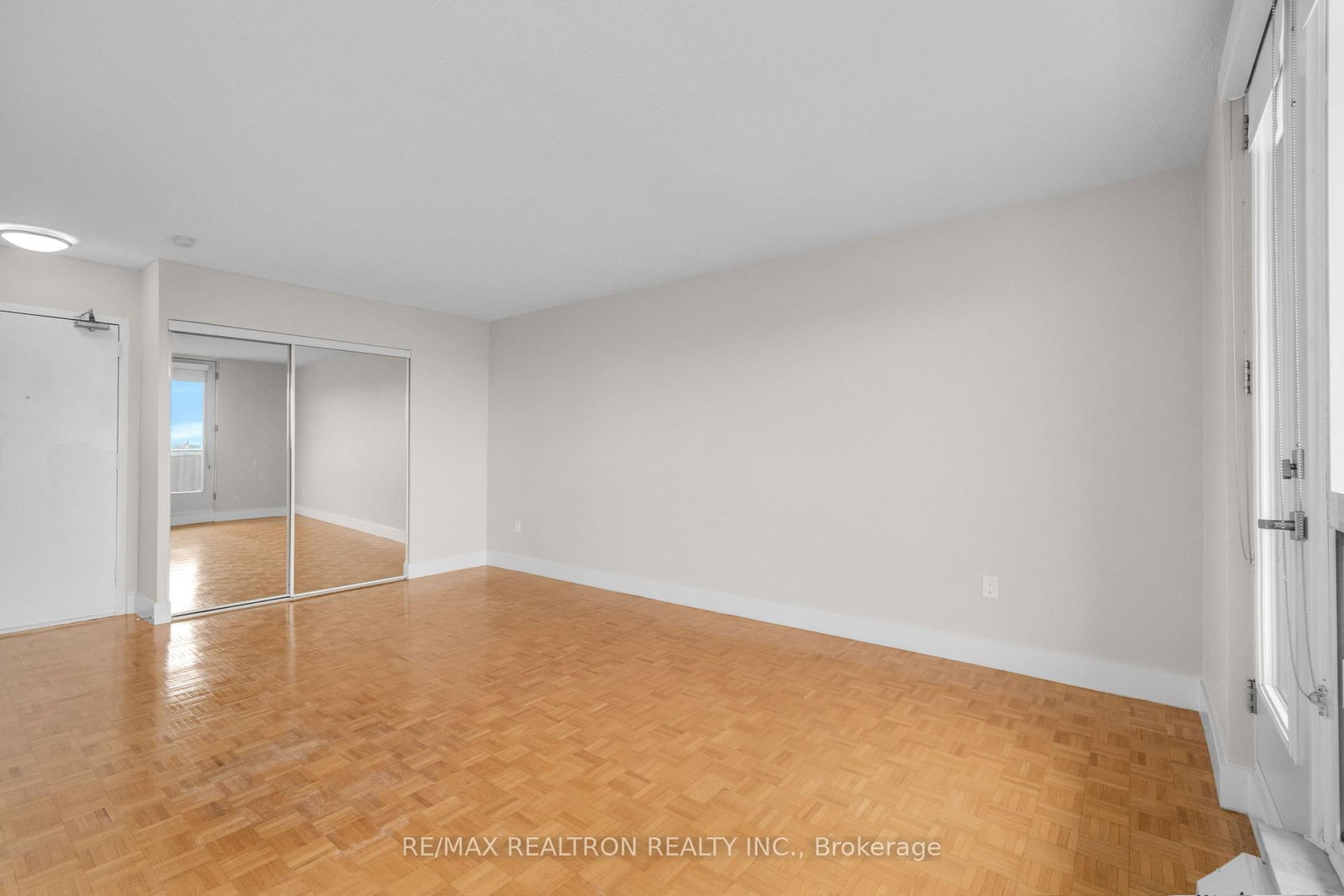 666 Spadina Ave Avenue, Unit 1512 - Photo 11