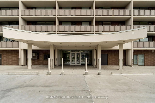 1512 - 666 Spadina Ave Avenue