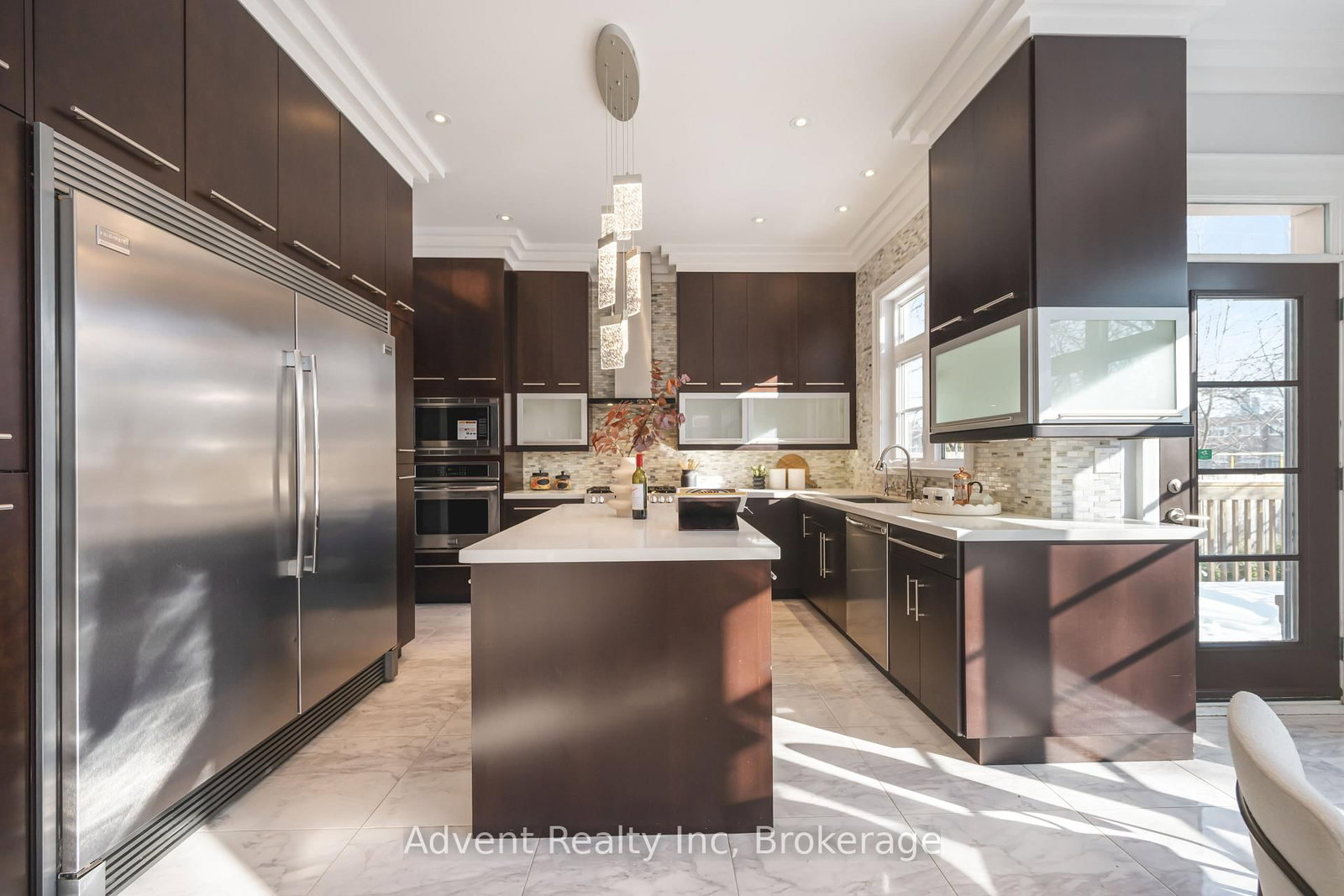 141 Connaught Avenue - Photo 13