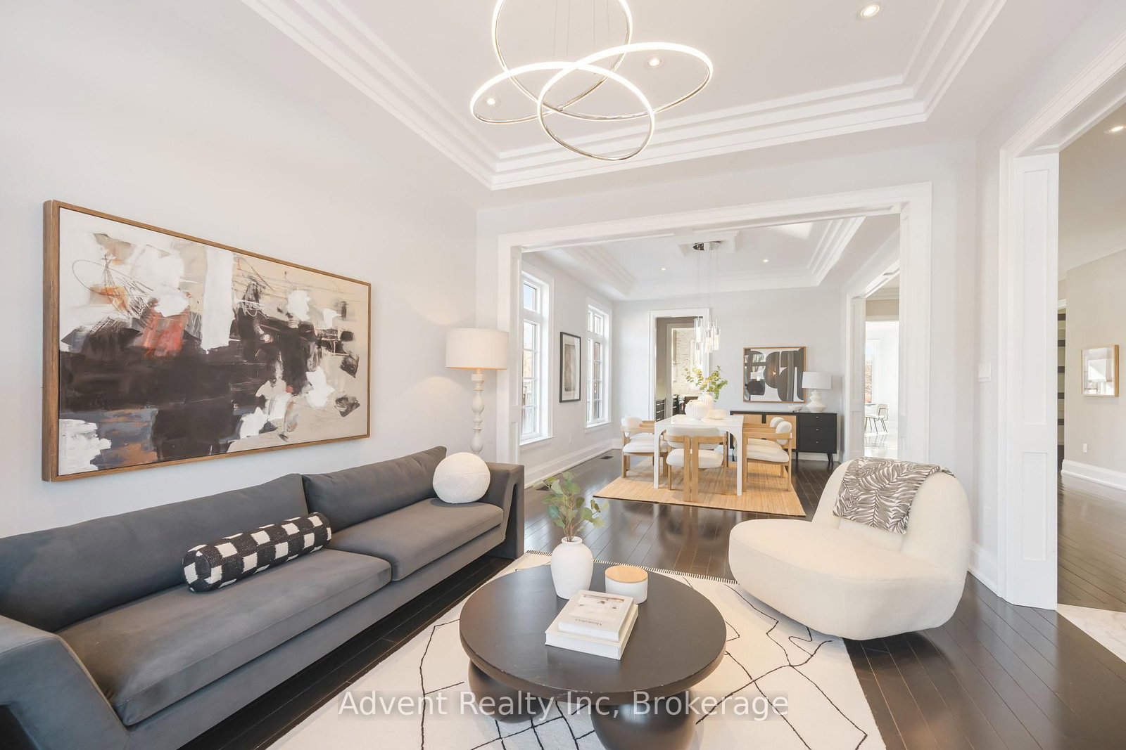 141 Connaught Avenue - Photo 2