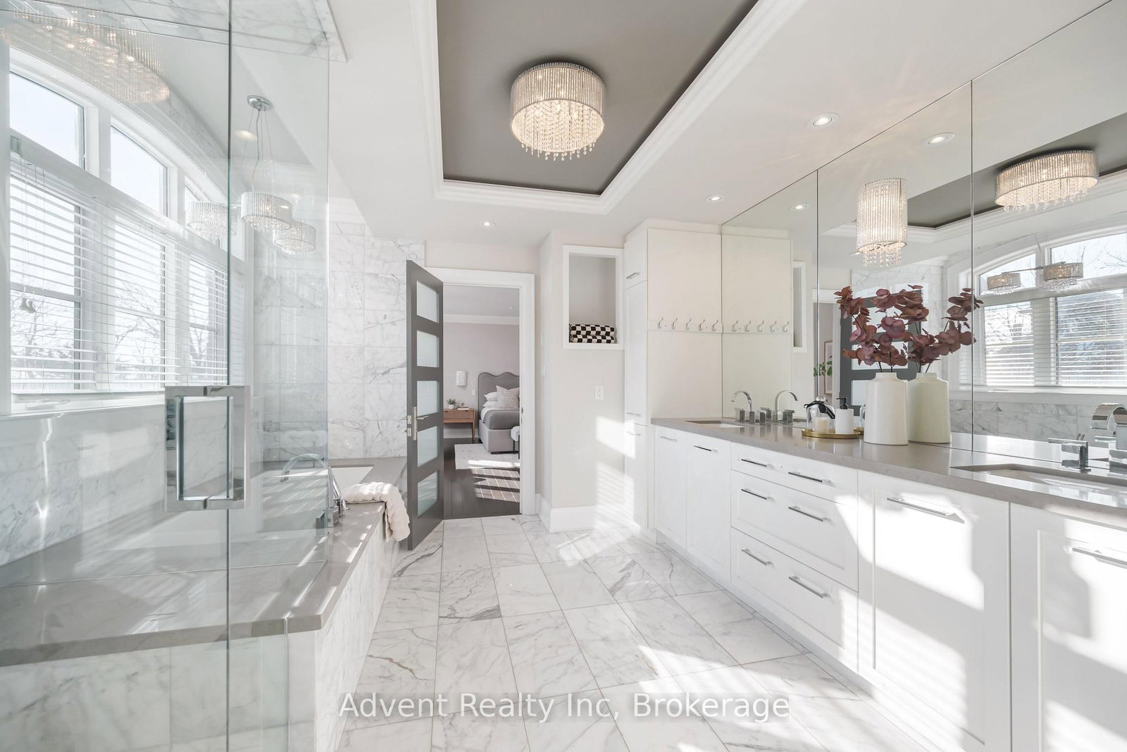 141 Connaught Avenue - Photo 33