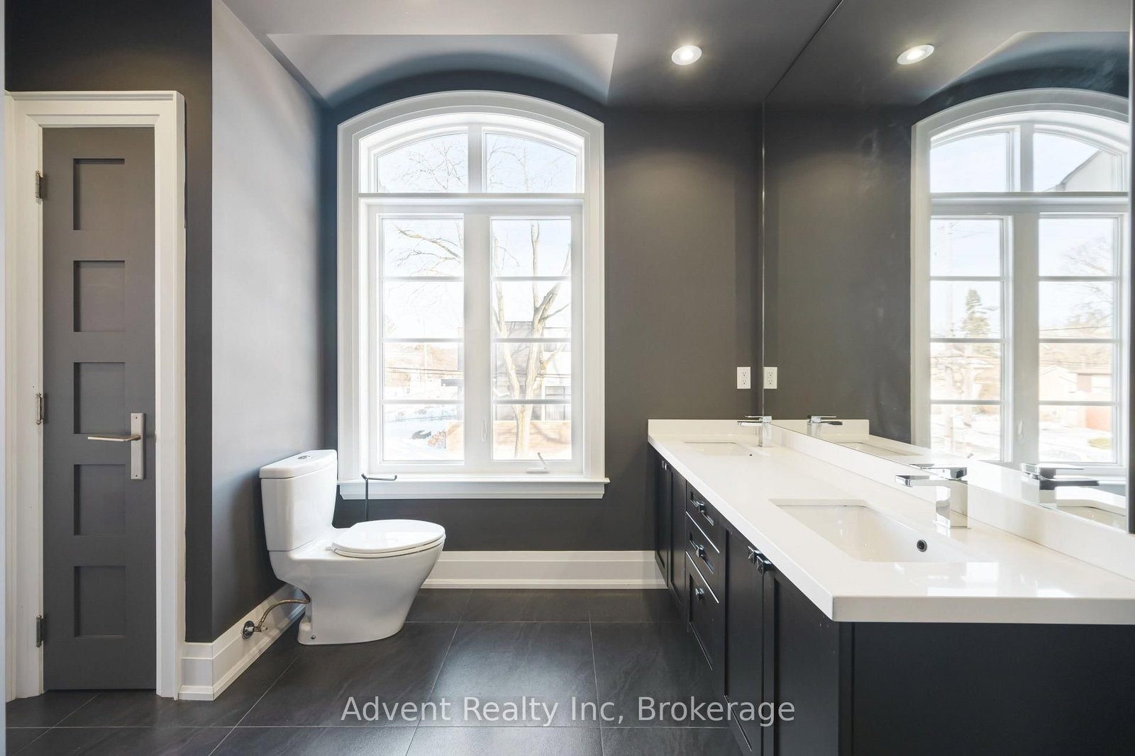 141 Connaught Avenue - Photo 36