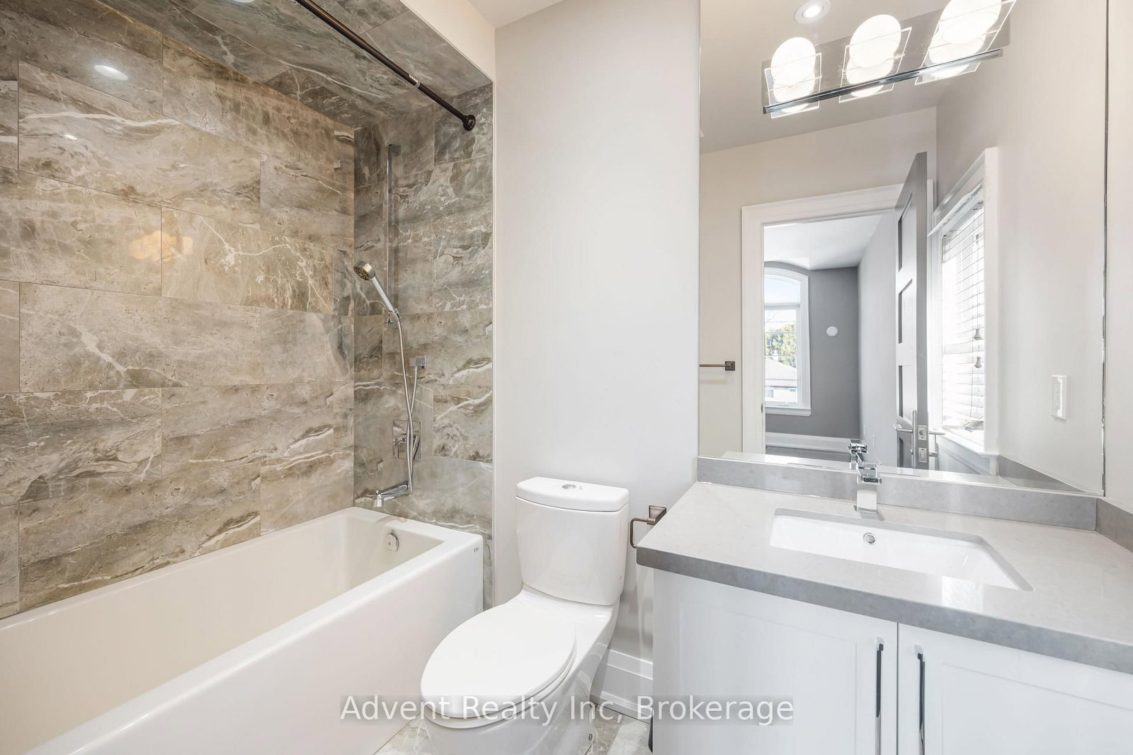 141 Connaught Avenue - Photo 41