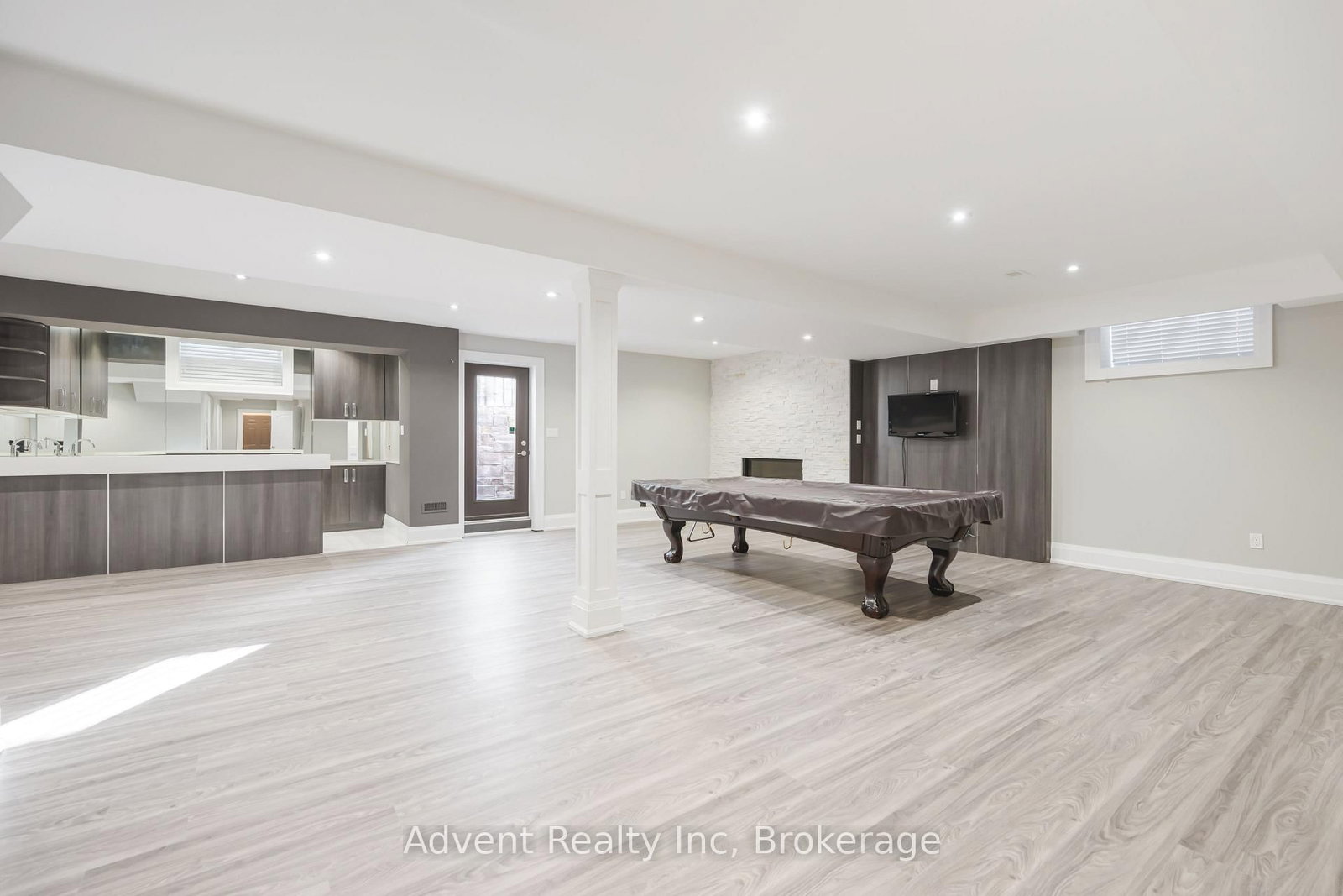 141 Connaught Avenue - Photo 42