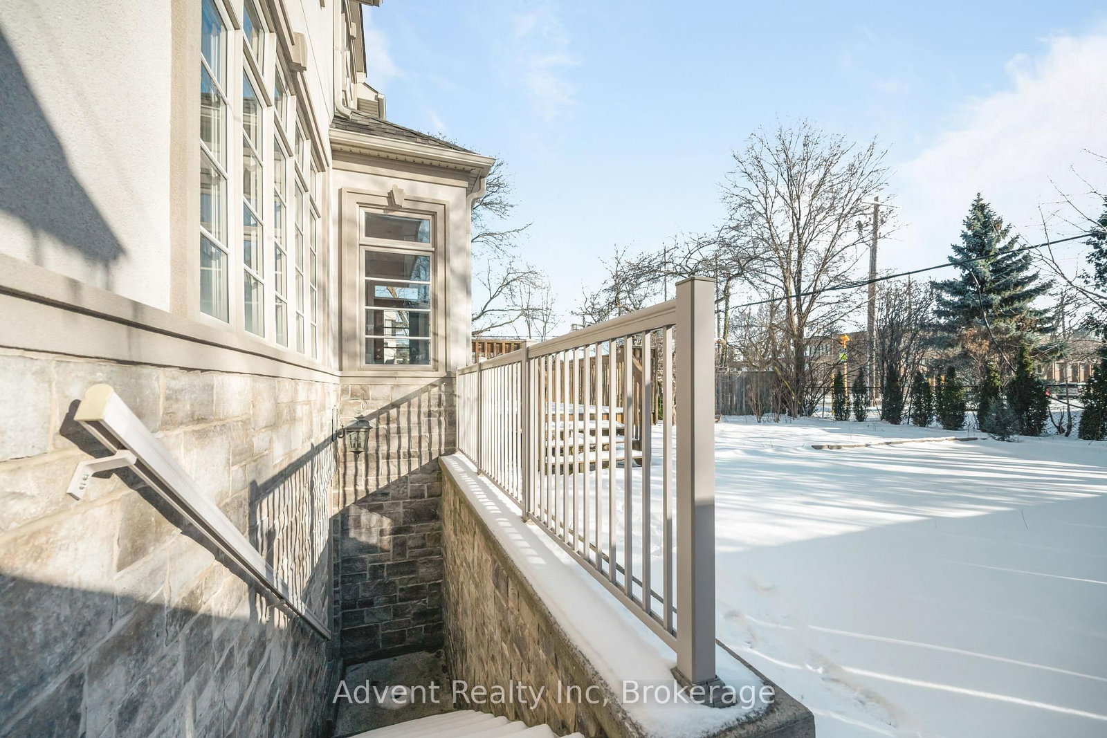 141 Connaught Avenue - Photo 47