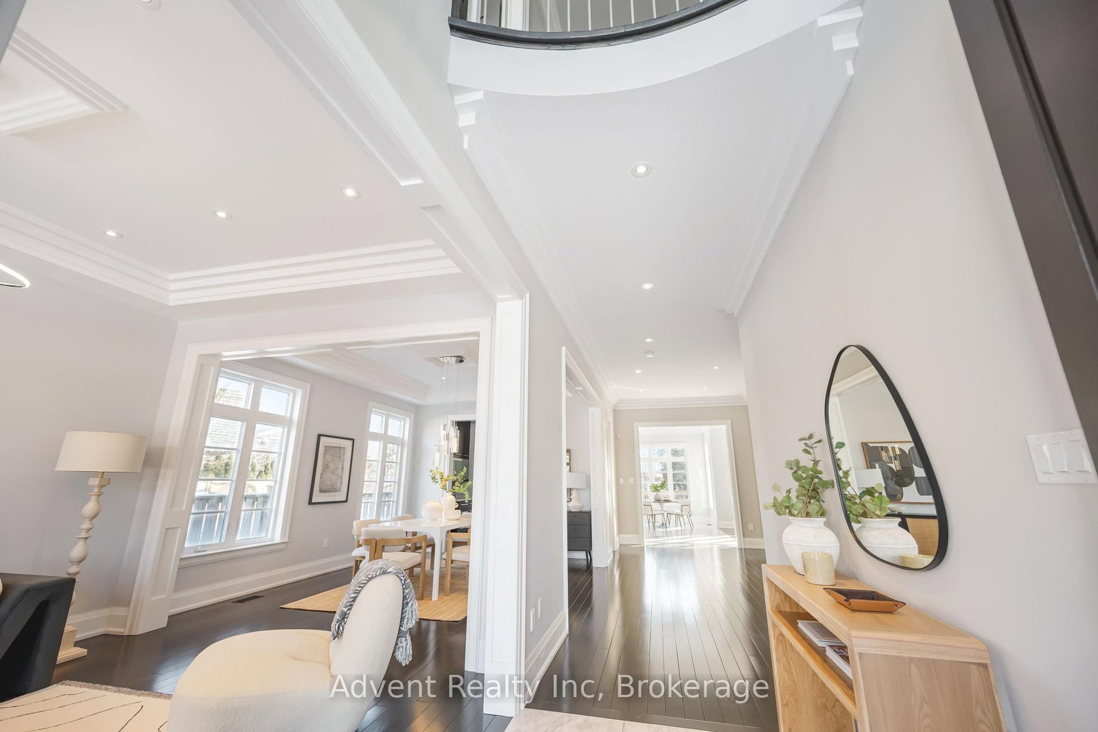 141 Connaught Avenue - Photo 5