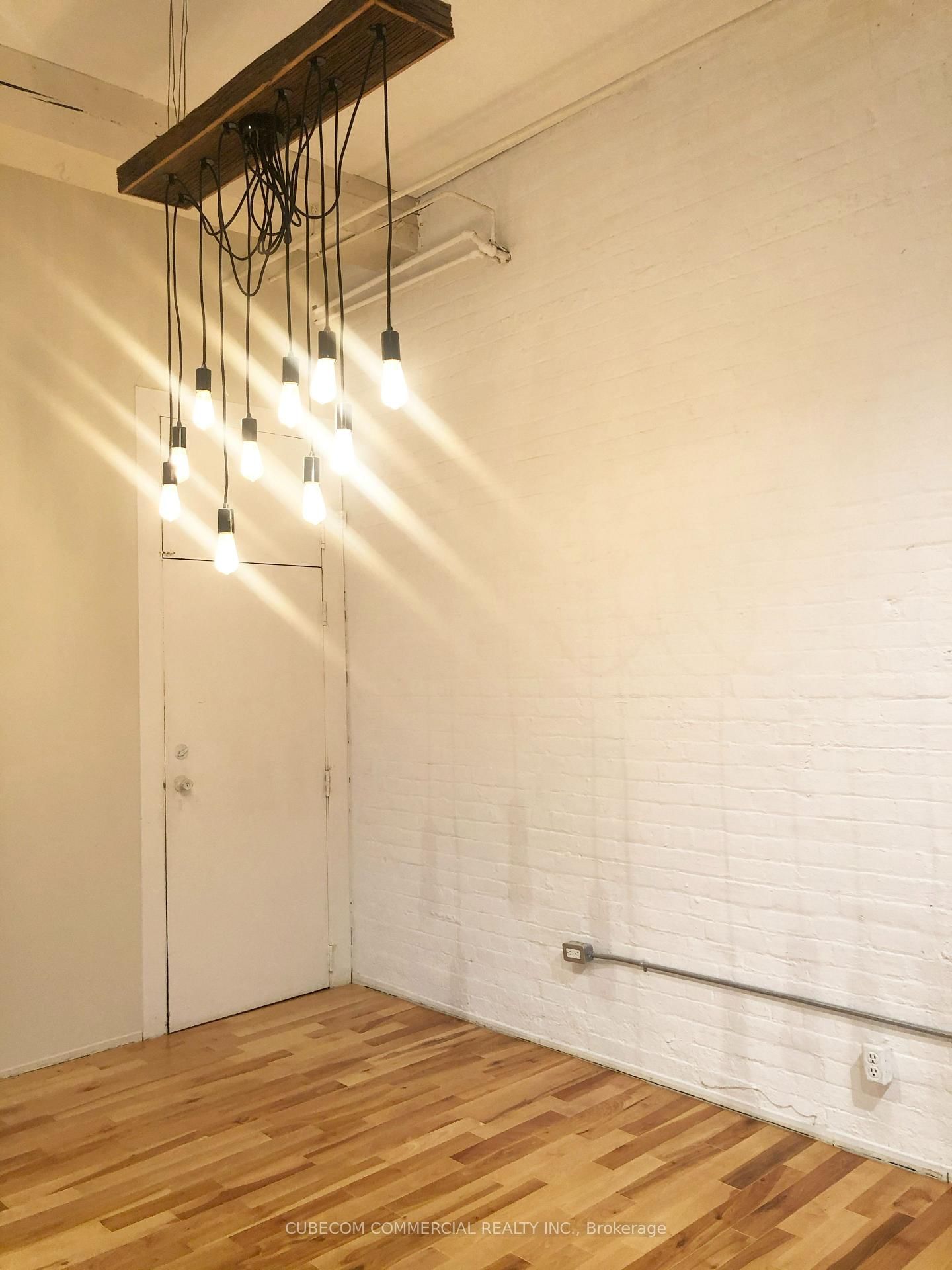 65 Bellwoods Avenue, Unit 1st Flr - Photo 4