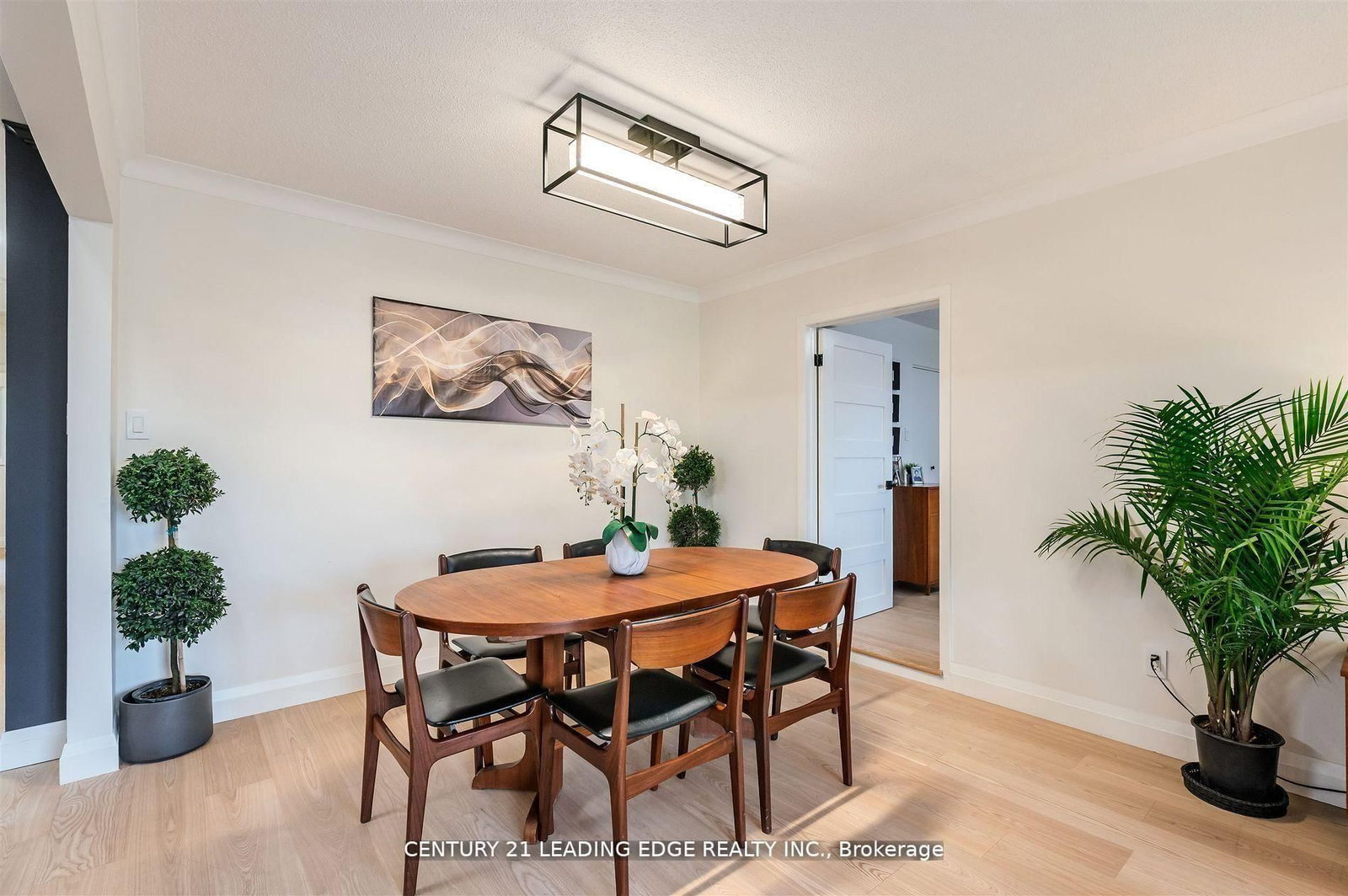 Detached House for sale at 112 Wyndcliff Crescent, Toronto, Ontario, M4A 2K3 - Victoria Village - MLS: C12982906