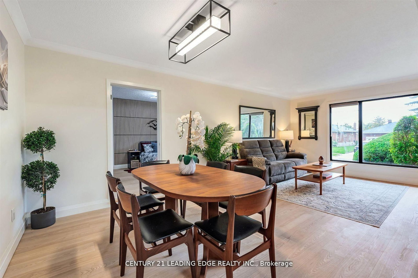 Detached House for sale at 112 Wyndcliff Crescent, Toronto, Ontario, M4A 2K3 - Victoria Village - MLS: C12982906