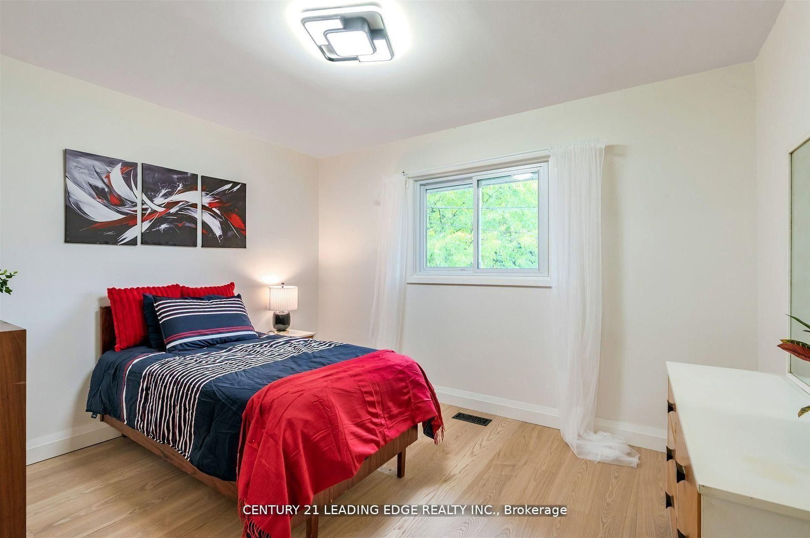 Detached House for sale at 112 Wyndcliff Crescent, Toronto, Ontario, M4A 2K3 - Victoria Village - MLS: C12982906