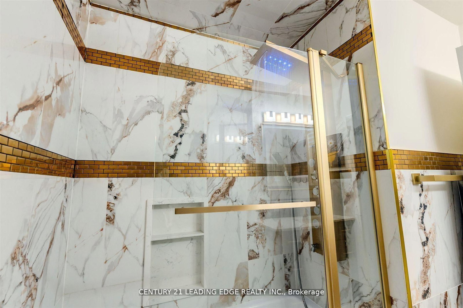 Detached House for sale at 112 Wyndcliff Crescent, Toronto, Ontario, M4A 2K3 - Victoria Village - MLS: C12982906