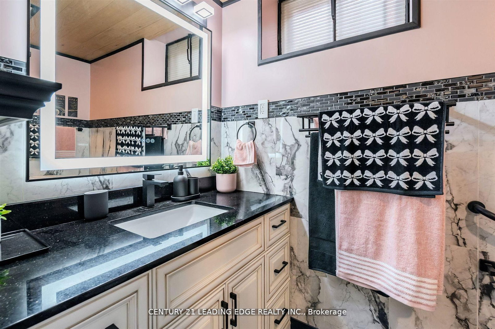 Detached House for sale at 112 Wyndcliff Crescent, Toronto, Ontario, M4A 2K3 - Victoria Village - MLS: C12982906