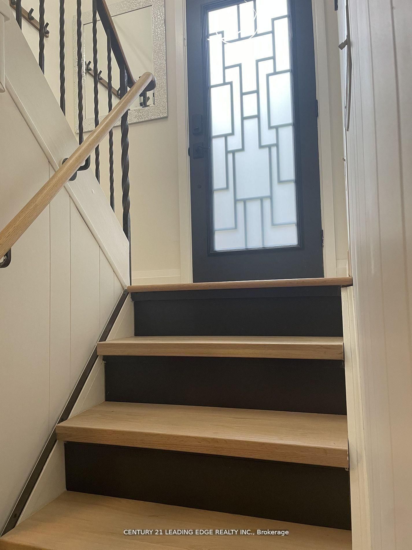 Detached House for sale at 112 Wyndcliff Crescent, Toronto, Ontario, M4A 2K3 - Victoria Village - MLS: C12982906